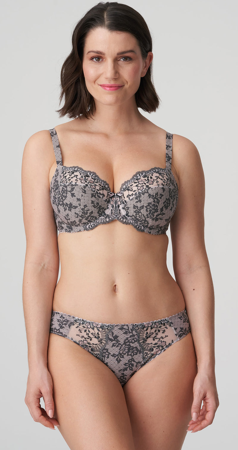 The Prima Donna Gythia offers lift and shaping to your breasts to ensure you look great in and out of the bedroom. Check out the Gythia by Prima Donna.