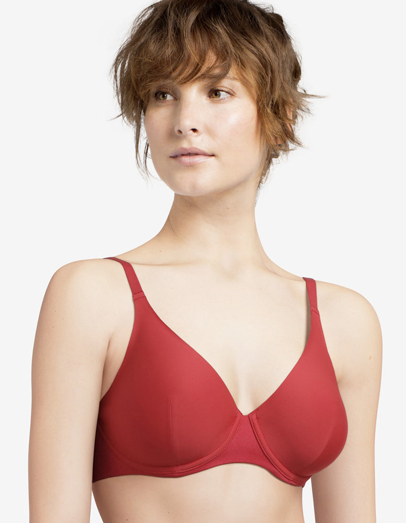 The Prime by Chantelle is being offered in Congo rouge -- a red that is guaranteed to light up your life. Check out Chantelle's Prime for your lingerie drawer.